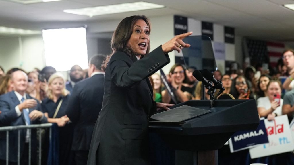 Harris Heads to Battleground State of Wisconsin as Campaign Picks Up