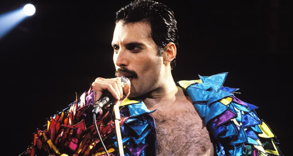 is freddie mercury gay